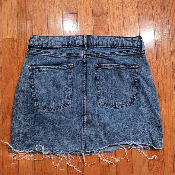3/$10⭐ Wild Fable blue jean mini skirt, women's size 14, waist 32x Length 15 - Picture 3 of 10